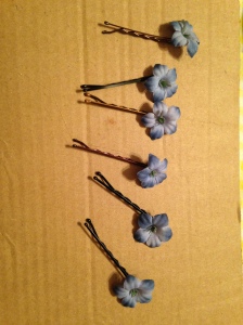Flower bobby pins (8)
